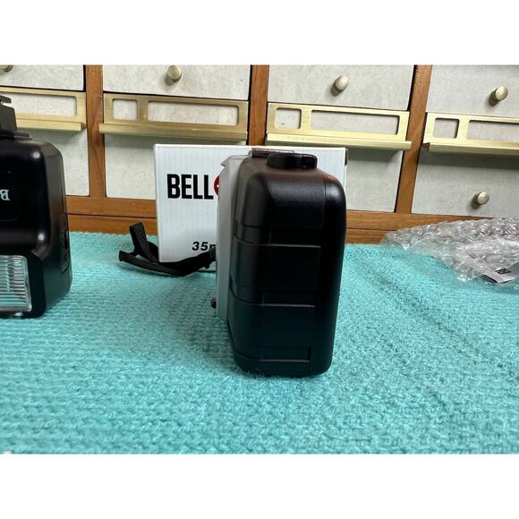 Bell + Howell 35mm Plastic Camera flash case - Picture 5 of 16